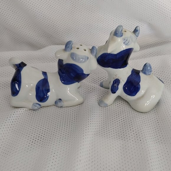 Vintage Enesco Ceramic Blue and White Cow Figurines - Picture 2 of 9